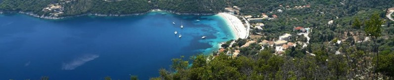 θέα στον κόλπο του Μικρού Γιαλού από το χωριό του Πόρου